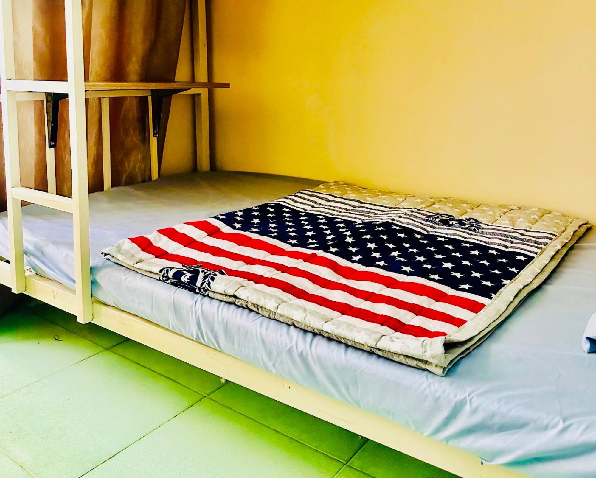 花ren Hostel 胡志明市 外观 照片